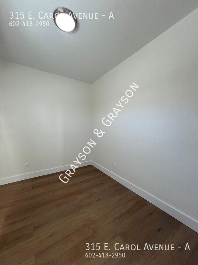 Building Photo - 315 E Carol Ave