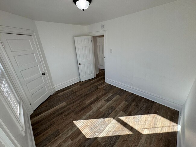 Building Photo - Enormous Completely Updated 4-Bedroom 1-Bath House w/ Flat Yard!!!