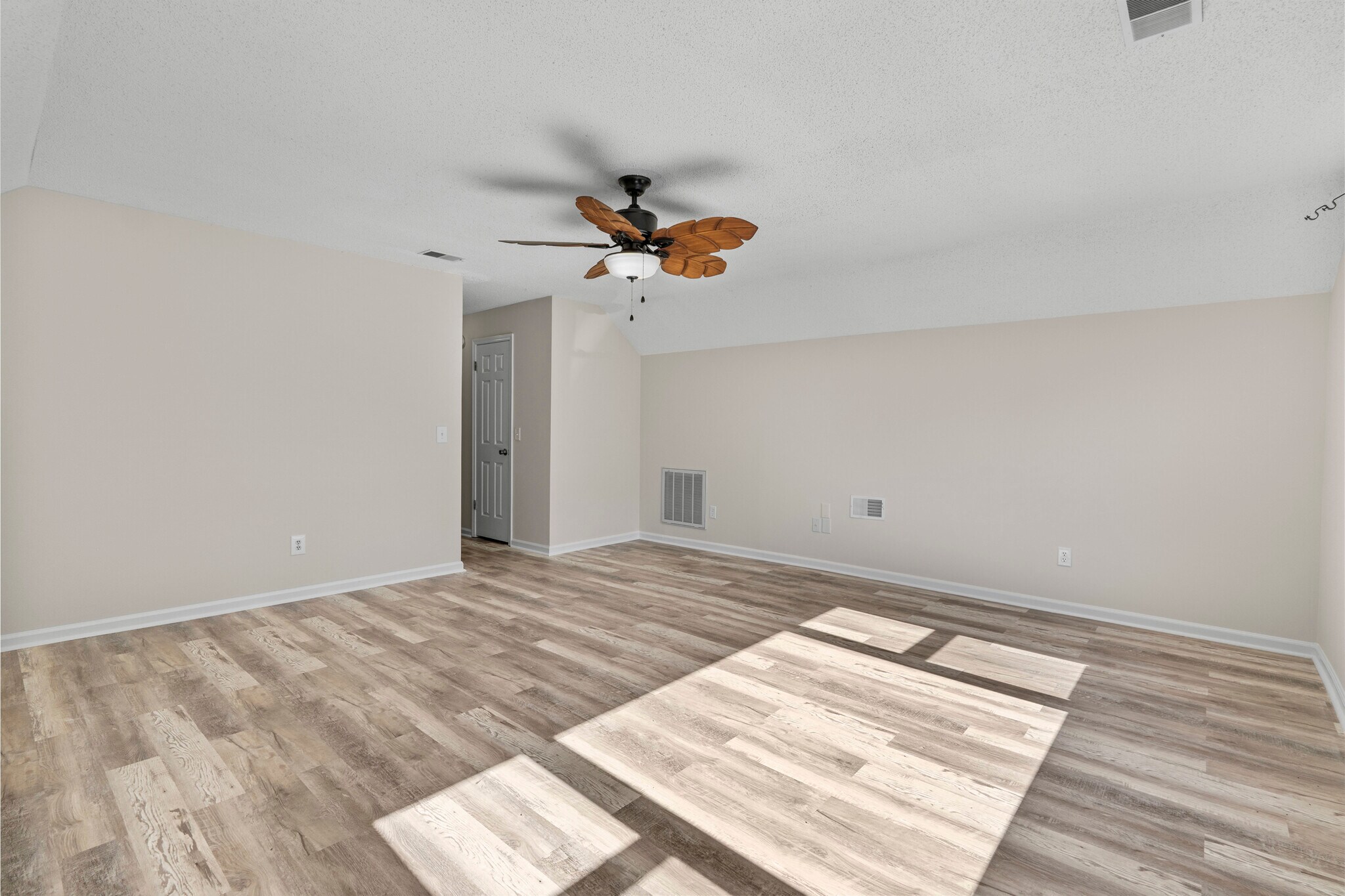 Building Photo - 241 Friarsgate Blvd