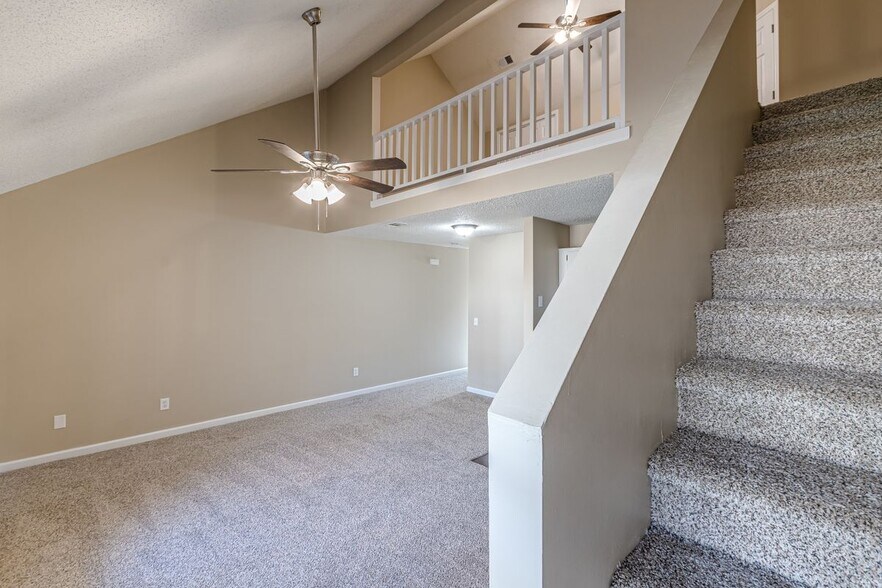 Building Photo - 9018 Stoneleigh Trce