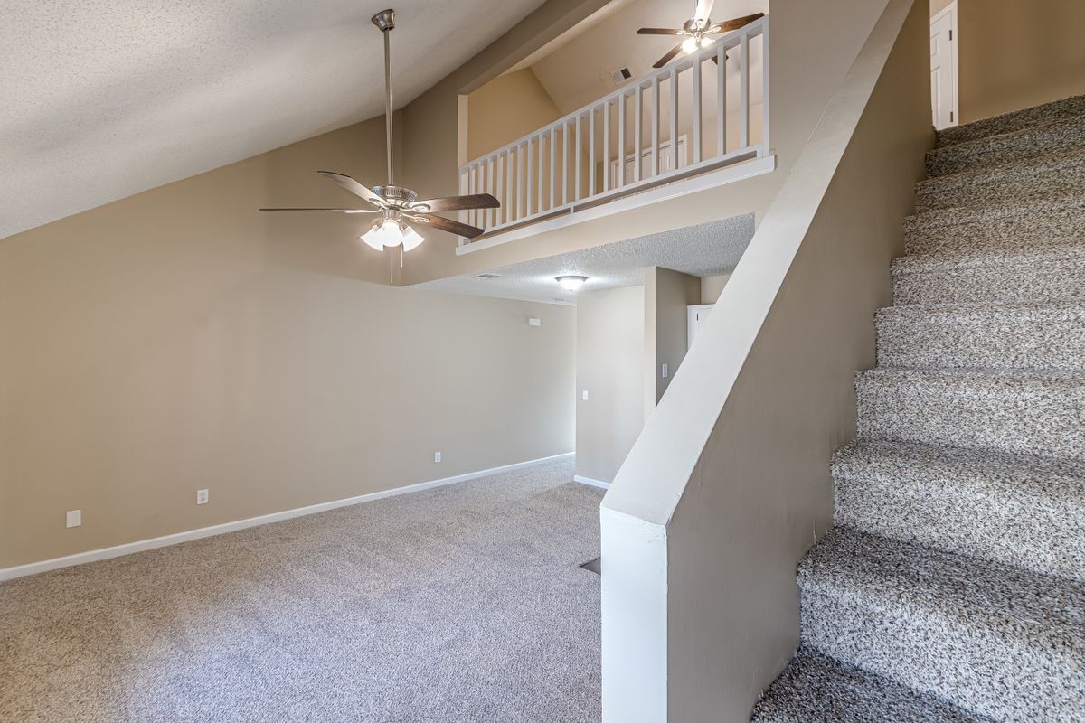 Building Photo - 9018 Stoneleigh Trce