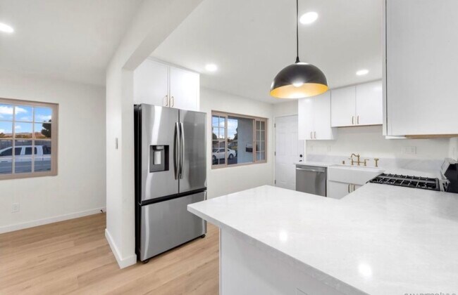 Building Photo - 736 18th St