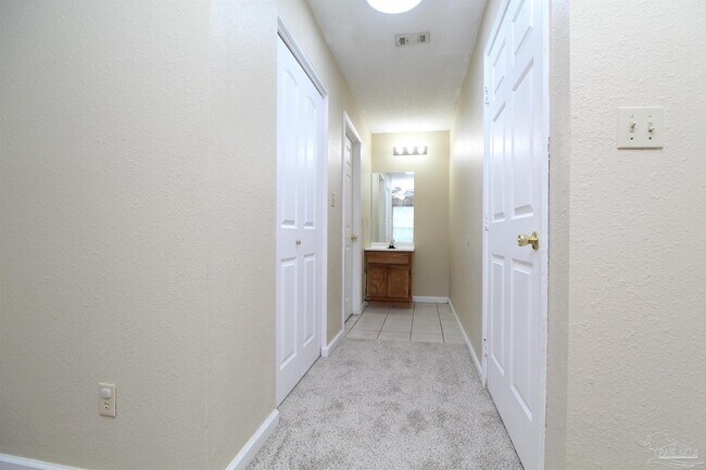 Building Photo - 601 N 61st Ave