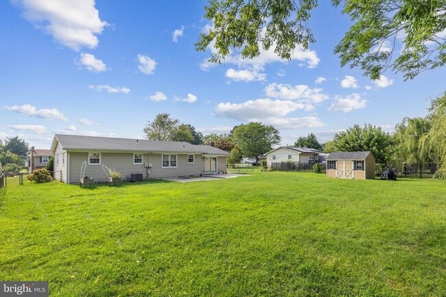 Building Photo - 718 Edwards Dr