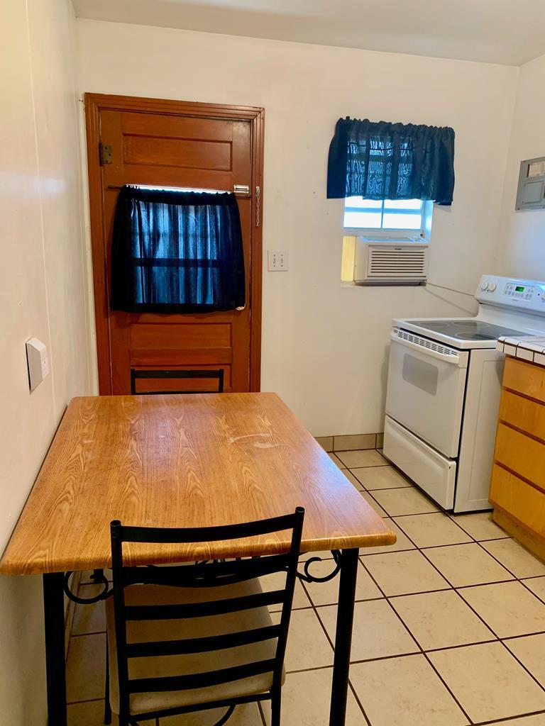 Building Photo - 303 NW 1st St