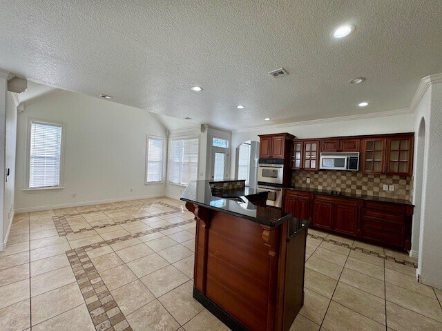 Building Photo - 601 Auburn St