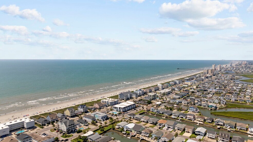 Building Photo - 5001 N Ocean Blvd