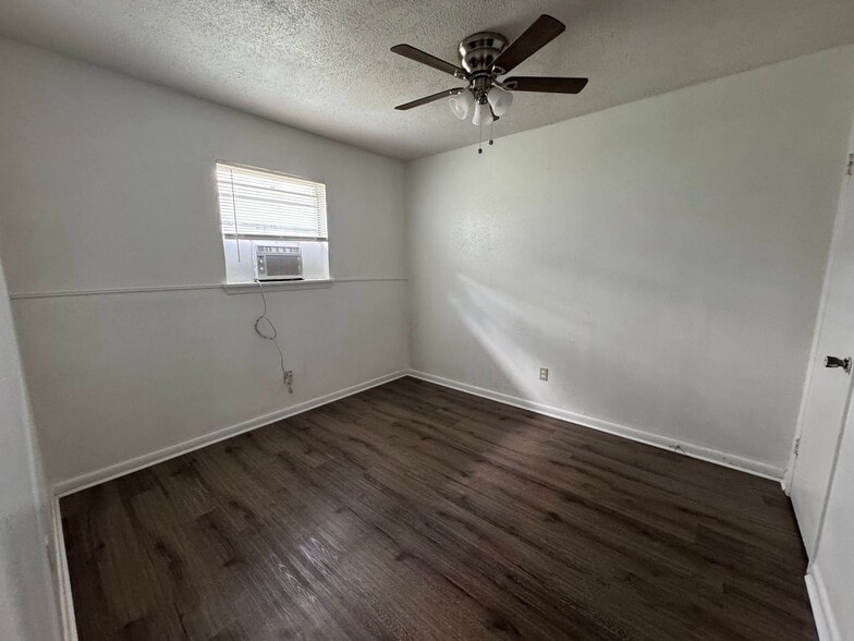 Building Photo - 505 Sunset Ln