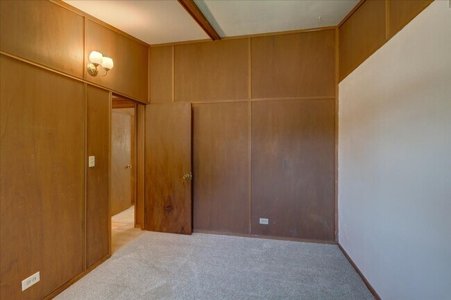 Building Photo - 6404 Maywood Ave