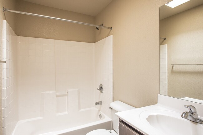 Building Photo - Beautiful 4-Bedroom Home with Custom Backy...