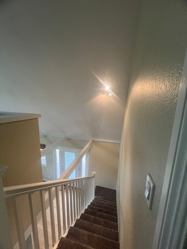 Building Photo - Cozy three bedroom two bath in Lake Wildwood