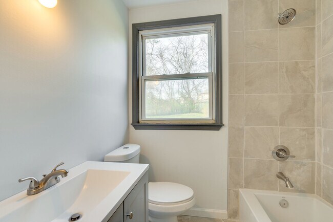 Building Photo - 1481 Snell Blvd