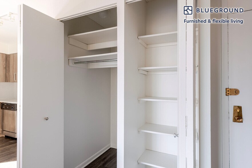 Building Photo - 901 S Ashland Ave