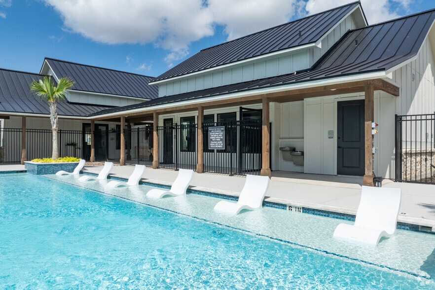 Primary Photo - Seagrass Cottages at Northshore