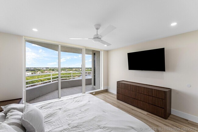 Building Photo - 4201 N Ocean Blvd