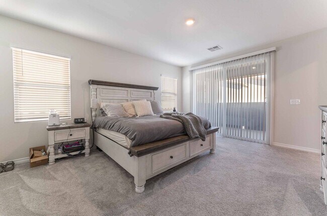 Building Photo - Modern Luxury Living: Spacious Retreat with Next-Gen Suite!