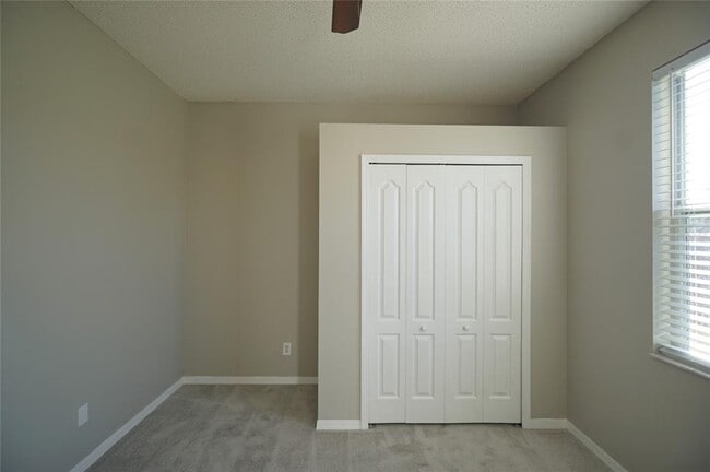 Building Photo - 10205 Goldenbrook Way