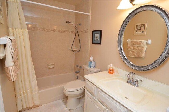 Building Photo - 5245 Coquina Key Dr SE