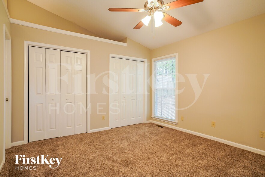 Building Photo - 5208 Wallingford Dr