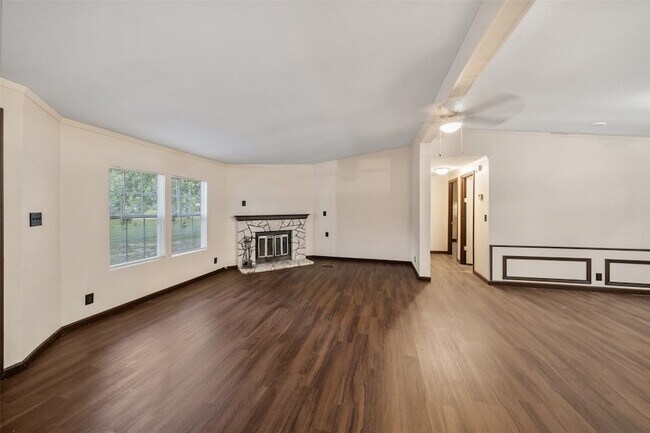 Building Photo - 110 Charlies Ln