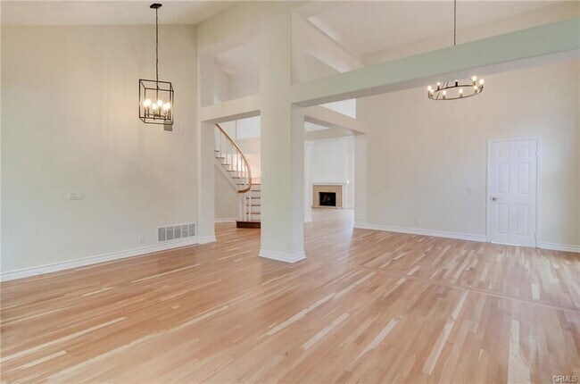 Building Photo - 24261 Cascades Dr