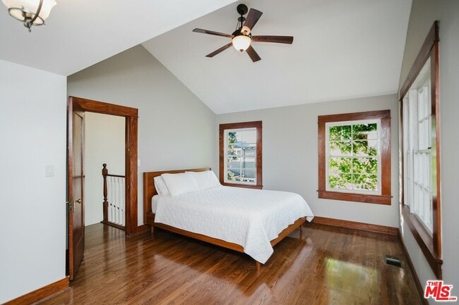 Building Photo - 13239 Addison St