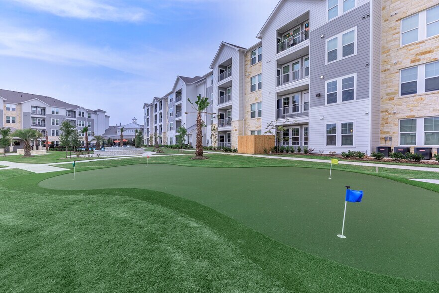 The Retreat at Barbers Hill 10929 Eagle Dr Mont Belvieu TX 77523 Apartment Finder