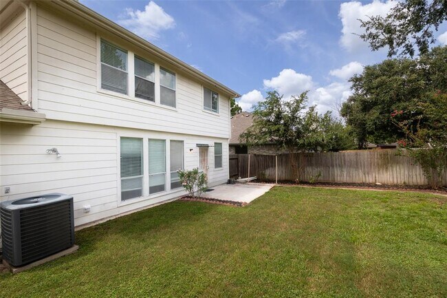 Building Photo - 16927 Fairway Glen Ln
