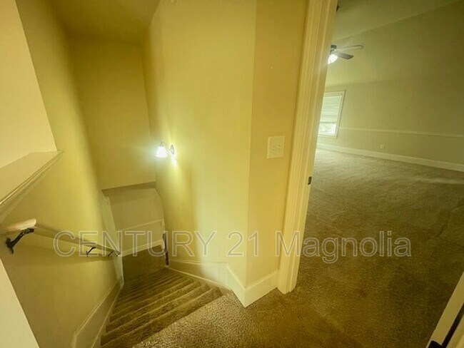 Building Photo - 2457 Sunflower Dr