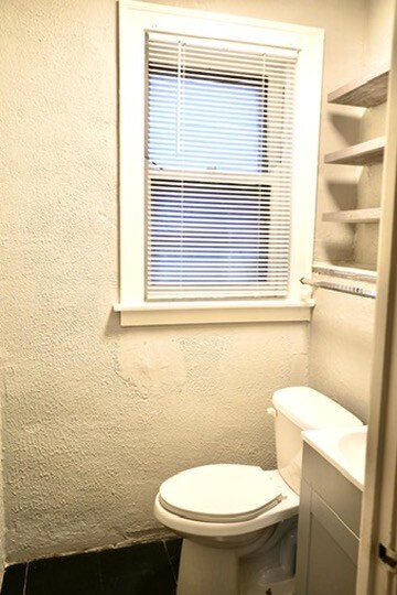 Building Photo - 9221 S Bishop St