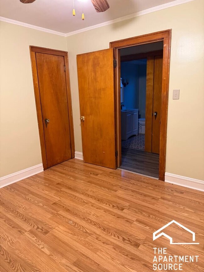 Building Photo - 5143 S Rockwell St