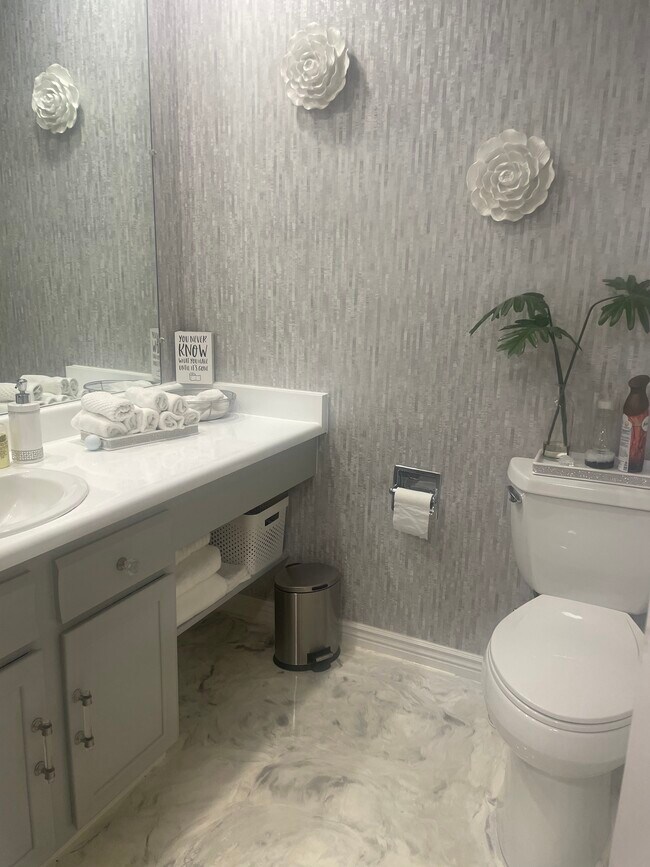 Building Photo - 13324 E Asbury Dr