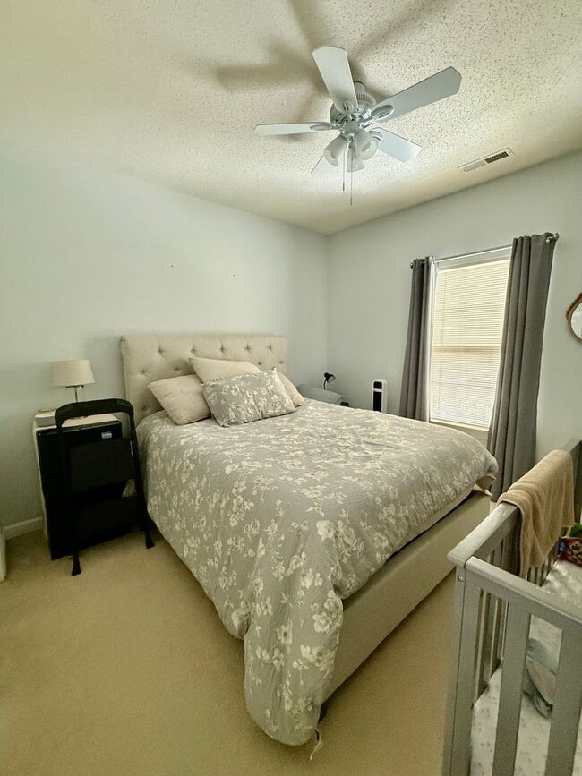Building Photo - 3BD/2.5BA Brick Townhouse in Chancellors W...
