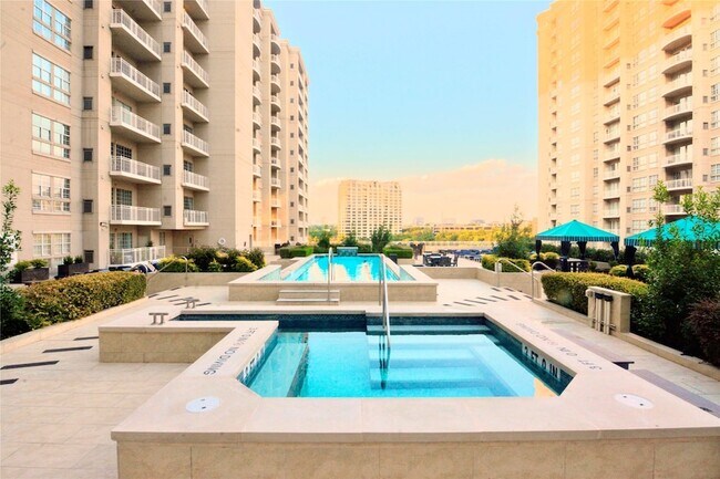 Building Photo - 3225 Turtle Creek Blvd Blvd
