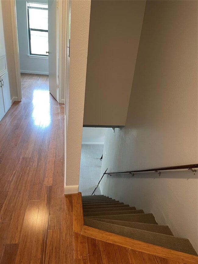 Building Photo - 2222 Mission Hill Dr