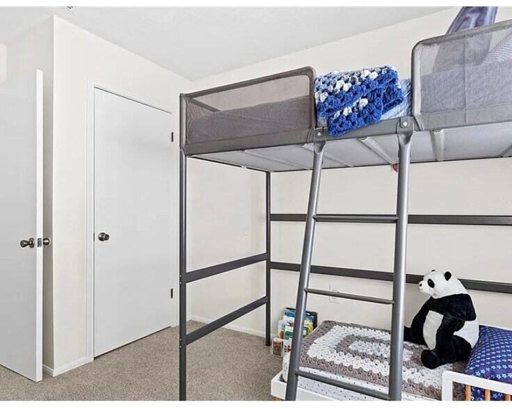 Building Photo - 9739 Wagon Train