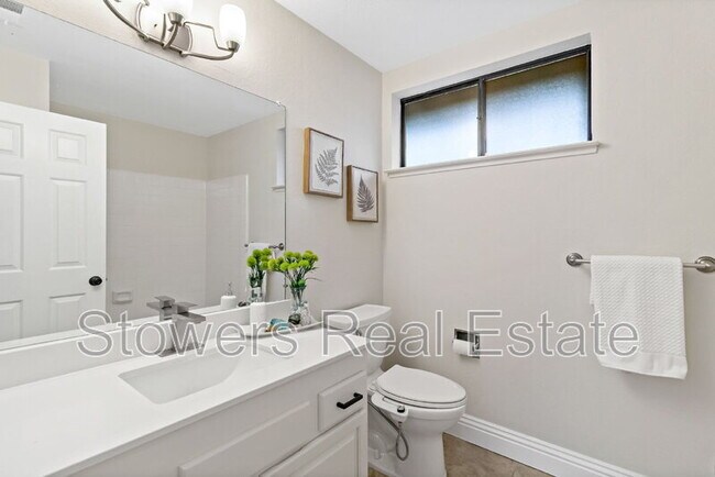 Building Photo - 17716 Columbia Dr