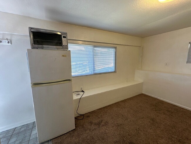 Building Photo - One Bedroom, Utilities Included, $2,100