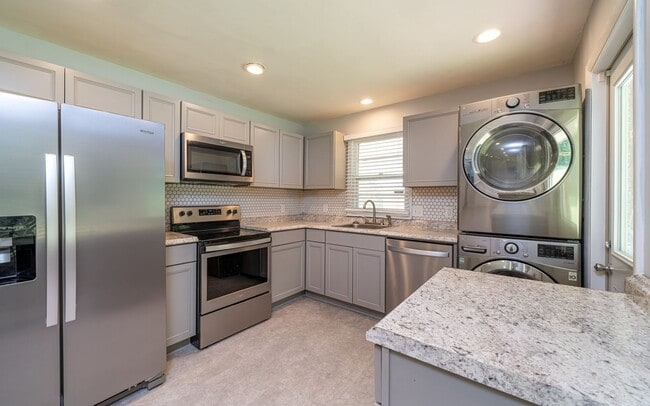 Building Photo - Charming 3 Bed, 1 Bath near Downtown Raleigh
