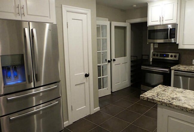 Building Photo - 2611 Tangley St