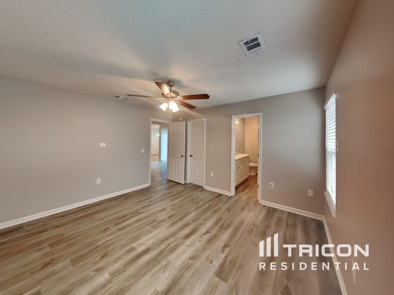 Building Photo - 4 Leyland Cypress Ct