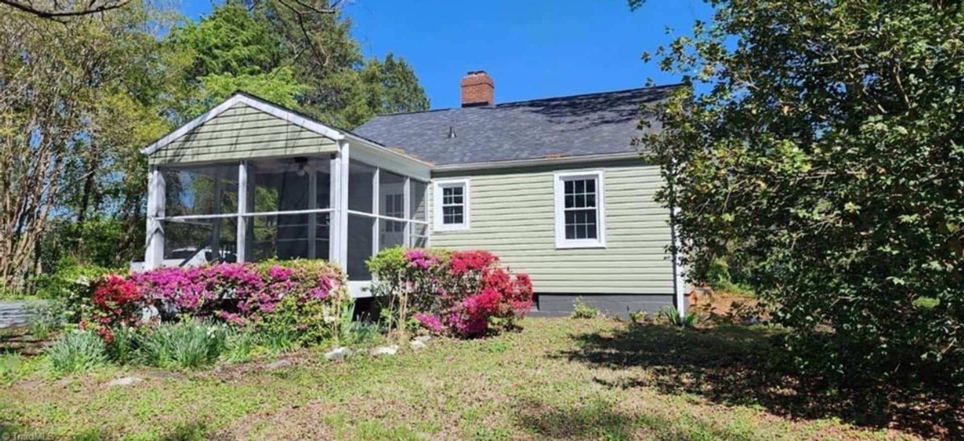 Building Photo - 234 S Peace Haven Rd