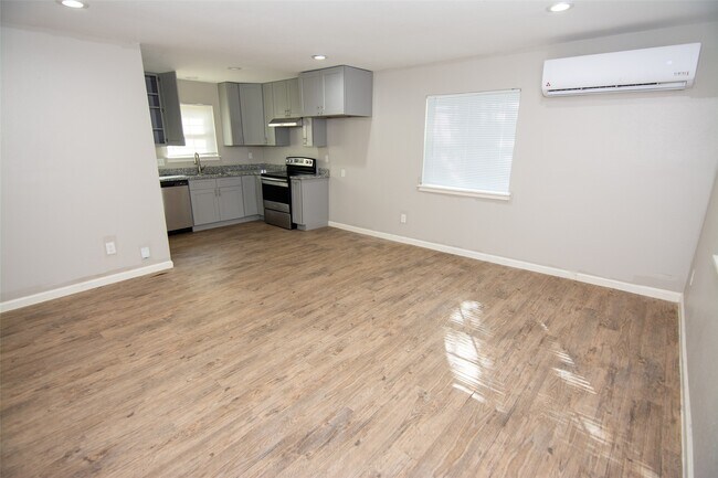 Building Photo - 6818 Cherrydale Dr