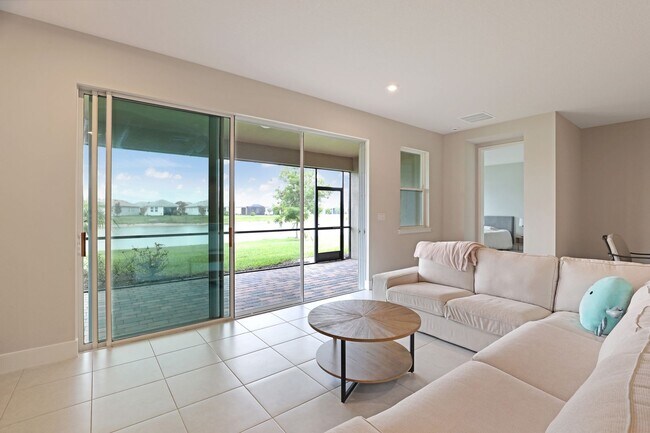 Building Photo - 4 Bed 3 Bath Gem In The Sunstone Community In Wellen Park!!!