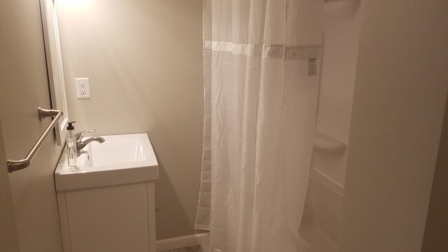 Building Photo - 1328 East Ave