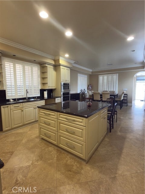 Building Photo - 211 Chicago