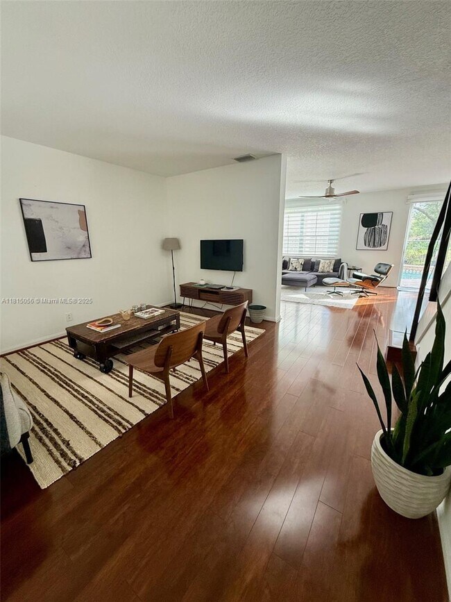Building Photo - 1294 Chinaberry Dr
