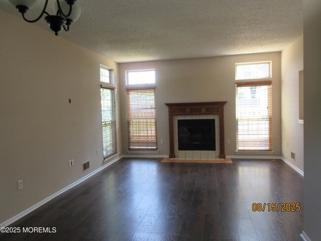Building Photo - 29 Longbrook Ln