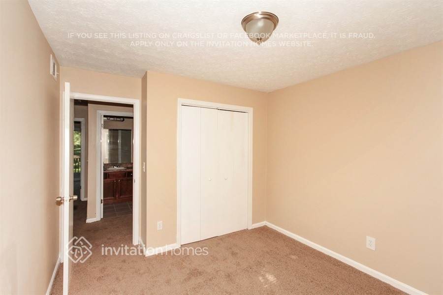 Building Photo - 1165 Golden Cir SW