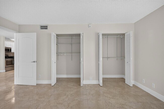 Building Photo - 10765 Cleary Blvd